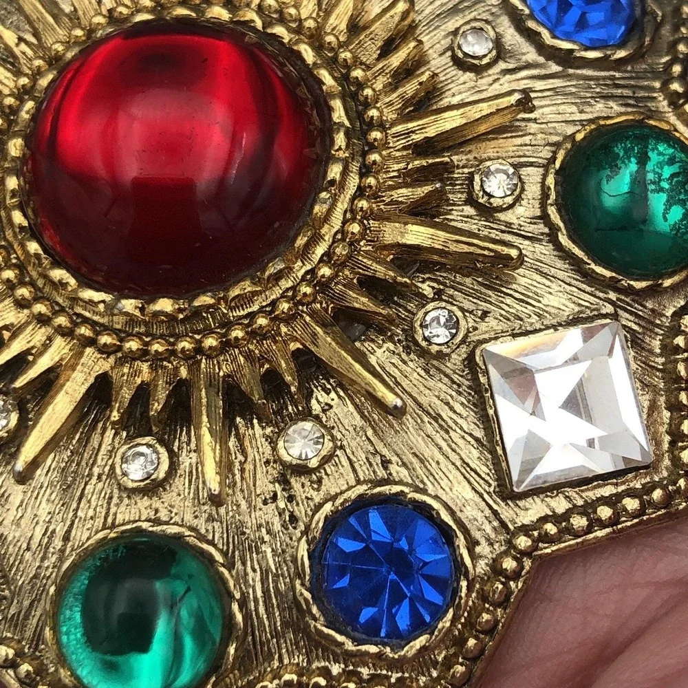 SPHINX vintage brooch